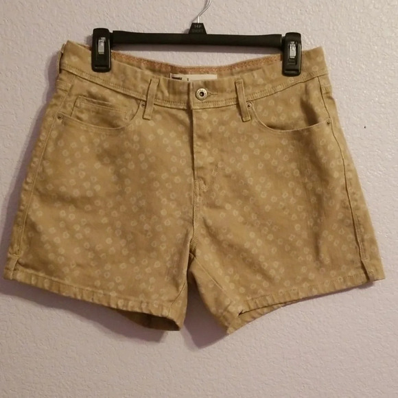 Levi's Women's Summer Shorts 8 - Picture 1 of 8